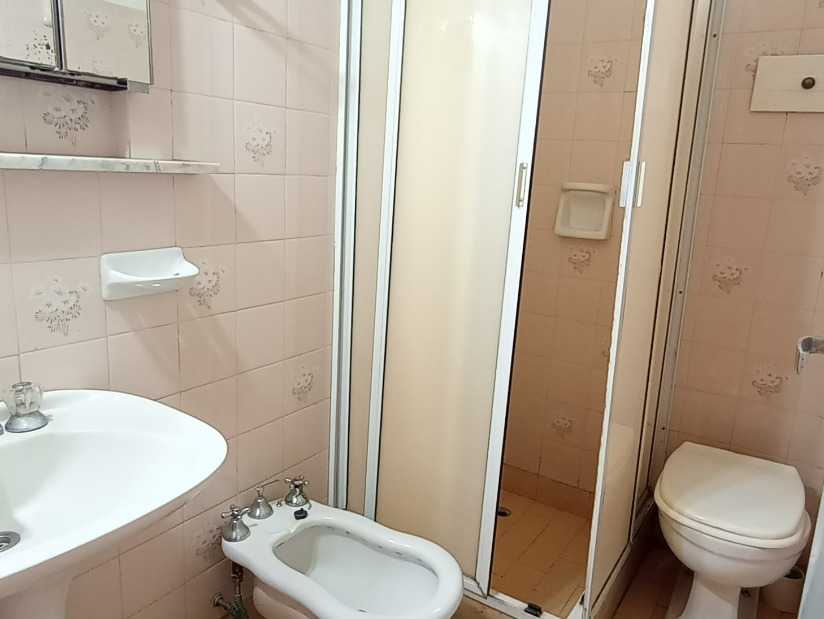 Alquilo Casa Santa Rosa en Villa Gesell zona Centro a 900 Mts de la Playa