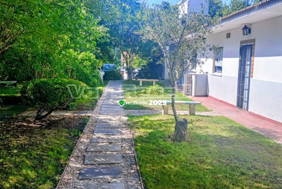 Alquilo Casa Santa Rosa en Villa Gesell zona Centro a 900 Mts de la Playa