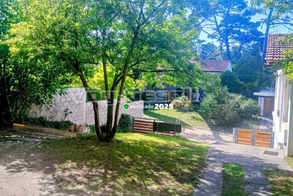 Alquilo Casa Santa Rosa en Villa Gesell zona Centro a 900 Mts de la Playa