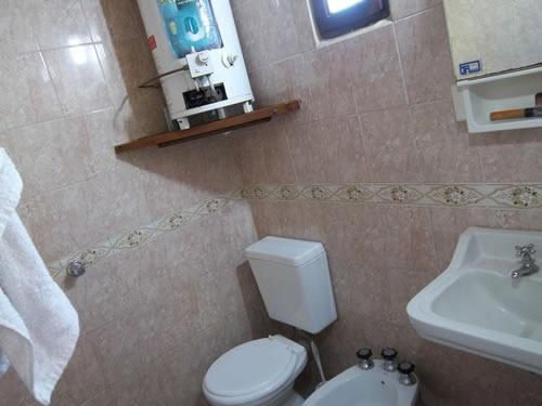 Alquilo Casa Saymon 1 en Villa Gesell zona Centro a 600 Mts de la Playa 