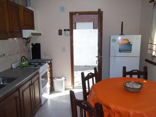 Alquilo Casa Saymon 3 en Villa Gesell zona Centro Comercial a 500 Mts de la Playa 