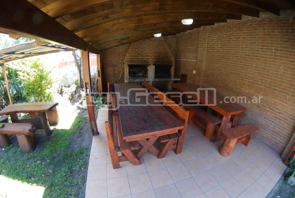 Alquilo Departamento Seikyo 3 en Villa Gesell zona Centro a 200 Mts de la Playa