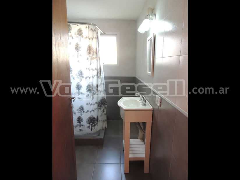 Alquilo Casa Selu 2 en Villa Gesell zona Centro a 700 Mts de la Playa 