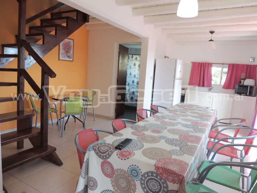 Alquilo Casa Selu 2 en Villa Gesell zona Centro a 700 Mts de la Playa 