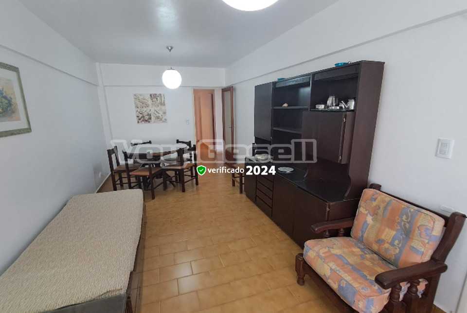 Alquilo Departamento Sildan en Villa Gesell zona Centro Comercial a 170 mts de la Playa 