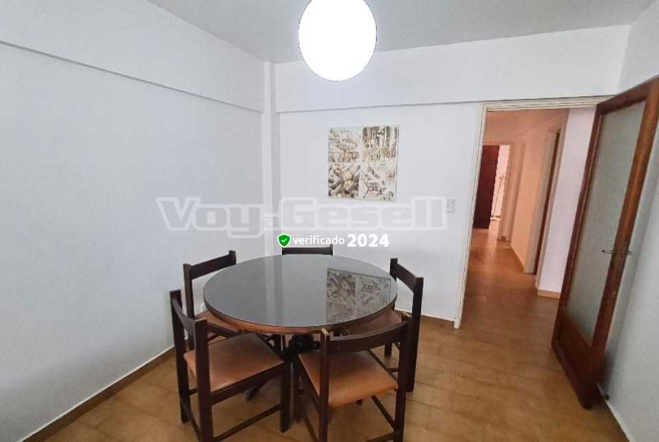 Alquilo Departamento Sildan en Villa Gesell zona Centro Comercial a 170 mts de la Playa 