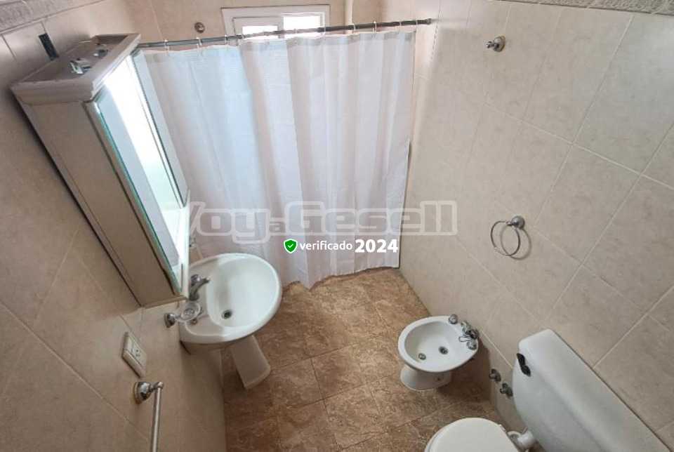 Alquilo Departamento Sildan en Villa Gesell zona Centro Comercial a 170 mts de la Playa