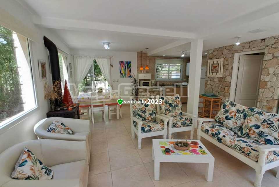 Alquilo Casa Simo y Joa en Mar Azul zona  a 400 mts de la Playa 