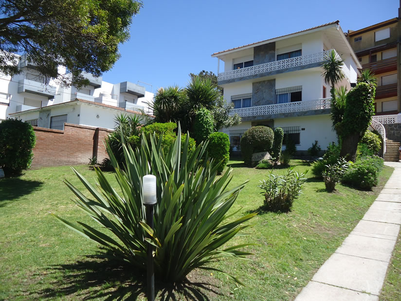 Alquilo Departamento Stella Alpina en Villa Gesell zona Sur a 240 Mts de la Playa 