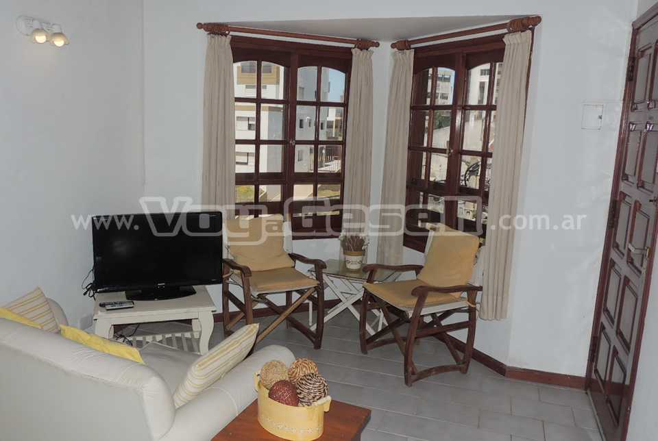 Alquilo Duplex Tejas Negras 13 en Villa Gesell zona Sur a 100 mts de la Playa 