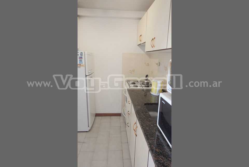 Alquilo Duplex Tejas Negras 13 en Villa Gesell zona Sur a 100 mts de la Playa 
