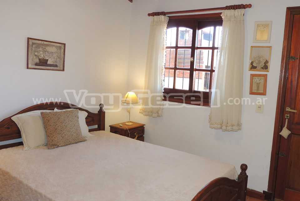 Alquilo Duplex Tejas Negras 13 en Villa Gesell zona Sur a 100 mts de la Playa