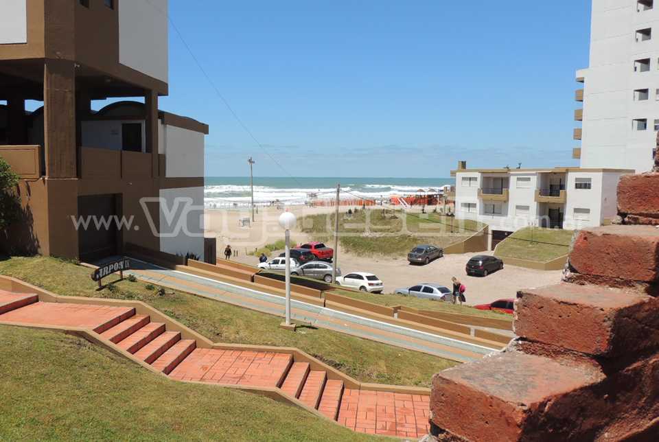Alquilo Duplex Tejas Negras 13 en Villa Gesell zona Sur a 100 mts de la Playa