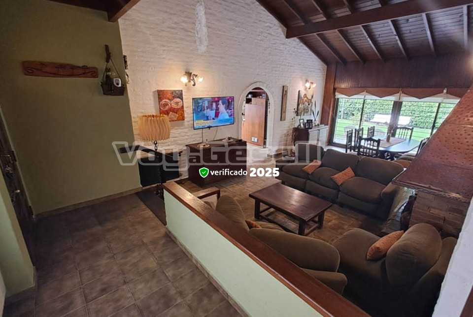 Alquilo Casa Tejas Verdes en Villa Gesell zona Centro a 600 Mts de la Playa 