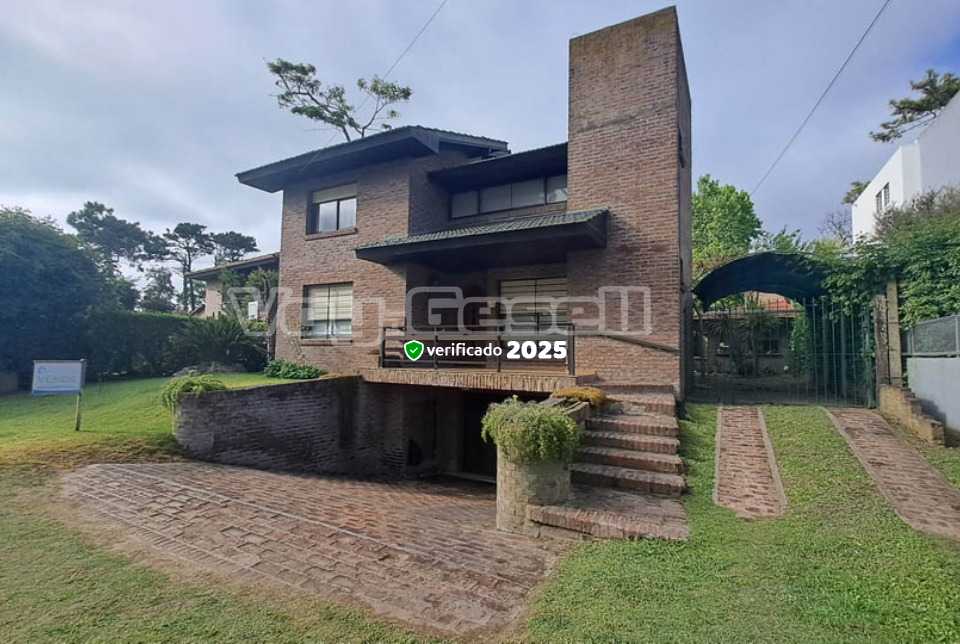 Tejas Verdes: Casa en Villa Gesell zona Centro