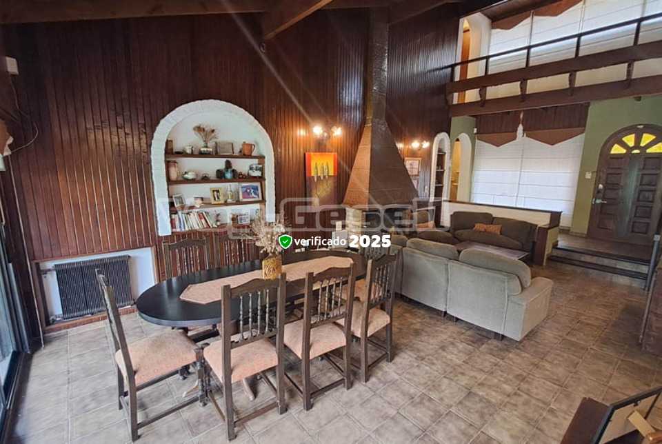 Alquilo Casa Tejas Verdes en Villa Gesell zona Centro a 600 Mts de la Playa 