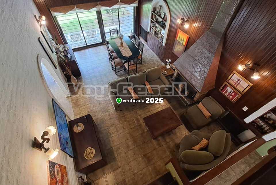 Alquilo Casa Tejas Verdes en Villa Gesell zona Centro a 600 Mts de la Playa