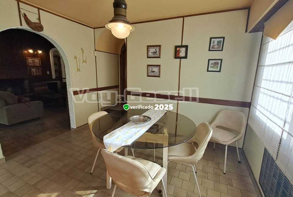 Alquilo Casa Tejas Verdes en Villa Gesell zona Centro a 600 Mts de la Playa