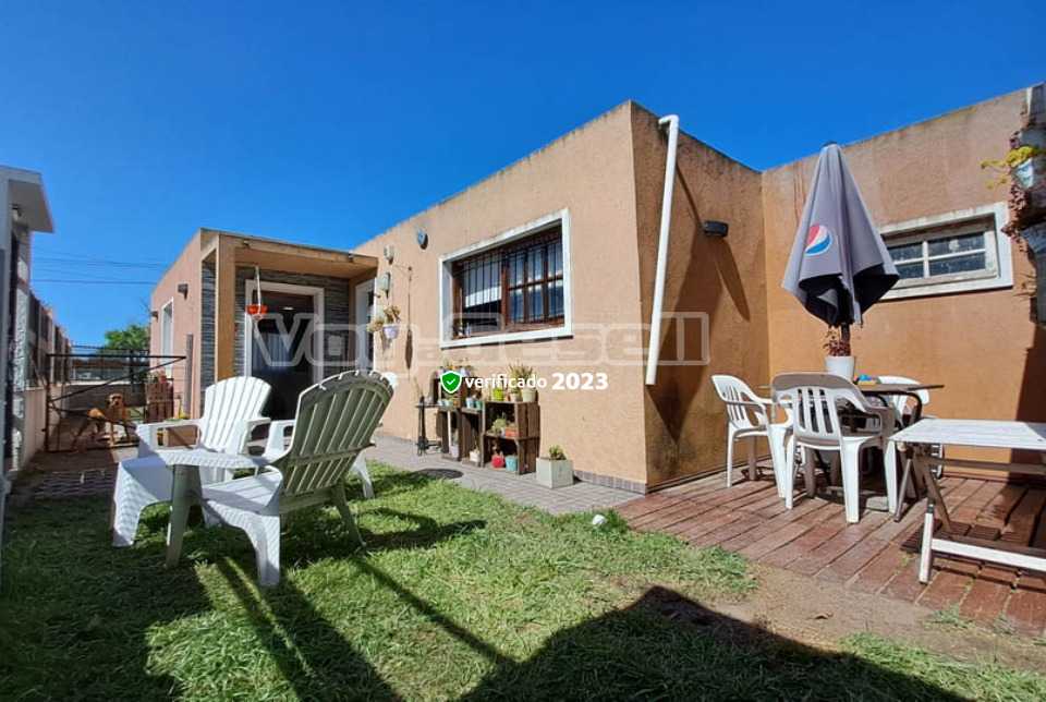 Alquilo Casa Tobias en Villa Gesell zona Centro a 1700 Mts de la Playa Vista lateral 