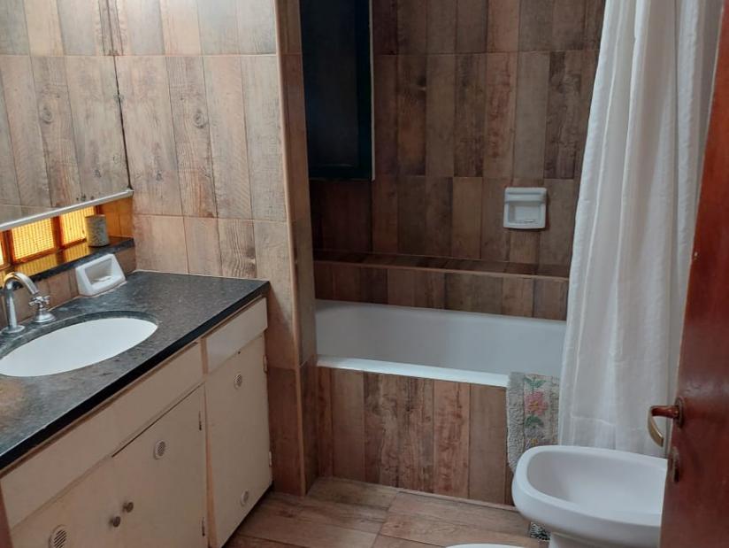 Alquilo Casa Tupambae en Villa Gesell zona Barrio Norte a 4 Cuadras de la Playa