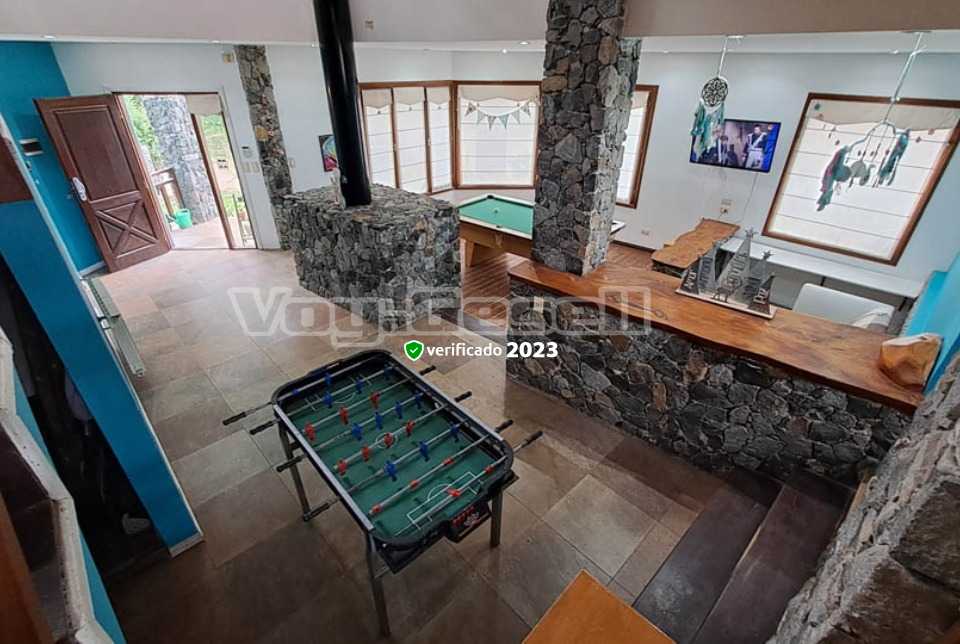 Alquilo Casa Turquesa en Villa Gesell zona Centro a 1200 Mts. de la Playa 