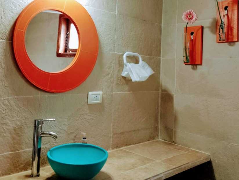 Alquilo Casa Turquesa en Villa Gesell zona Centro a 1200 Mts. de la Playa