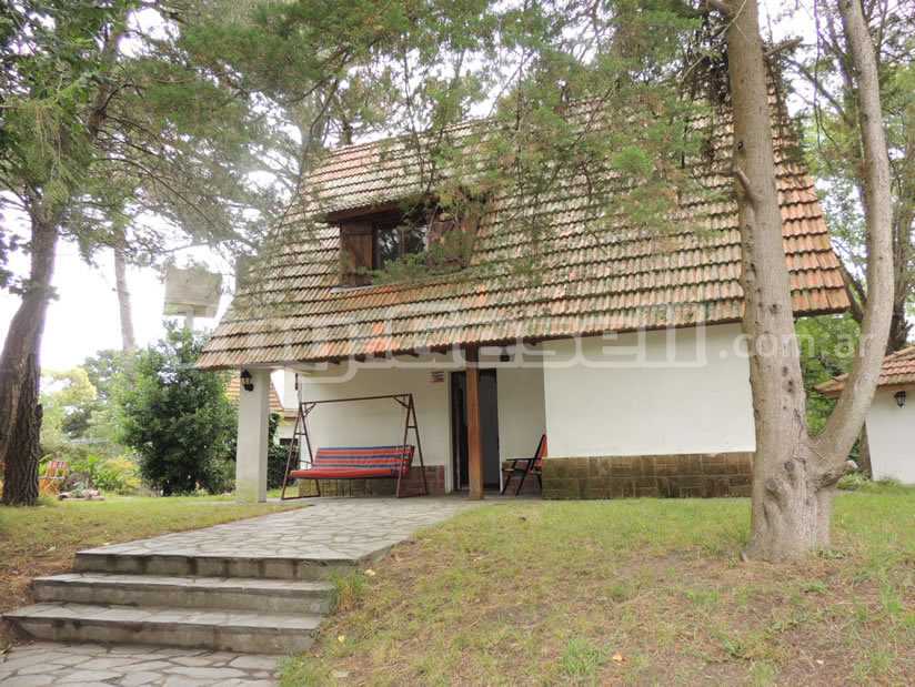 Alquilo Casa ULMA en Villa Gesell zona Centro a 2000 mts de la Playa 