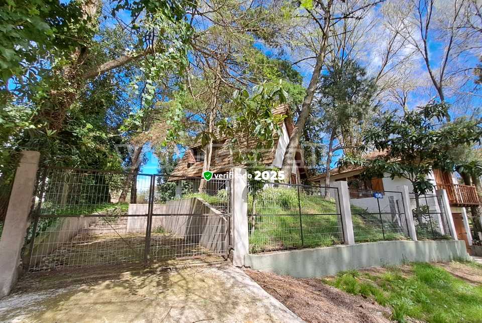 Alquilo Casa ULMA en Villa Gesell zona Centro a 2000 mts de la Playa