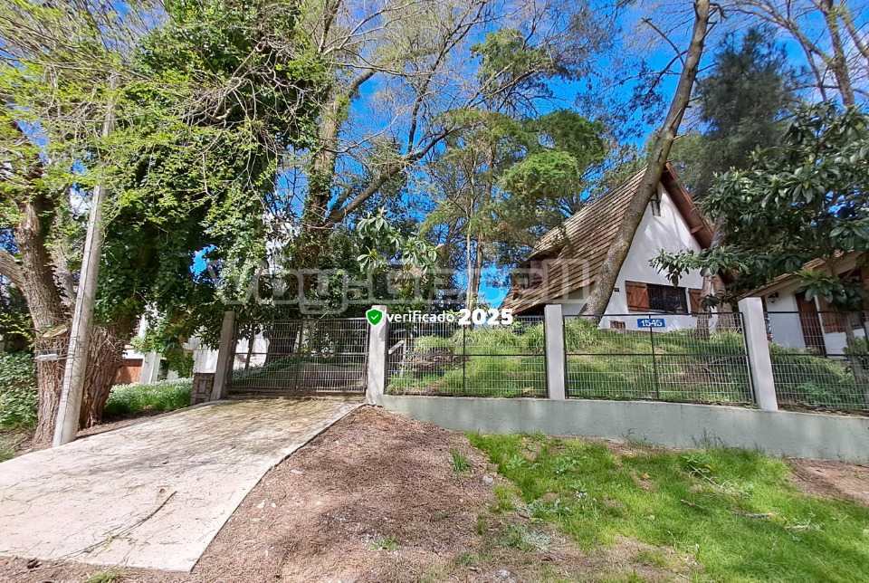 Alquilo Casa ULMA en Villa Gesell zona Centro a 2000 mts de la Playa 