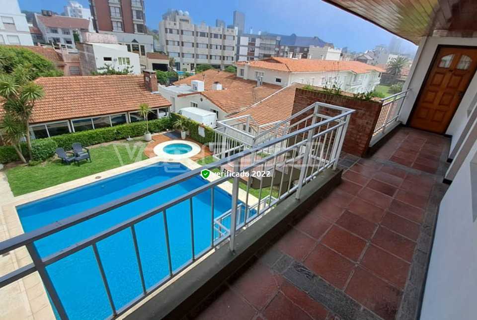 Alquilo Departamento Gemelos 28 Frente al Mar en Villa Gesell zona Centro Comercial a 10 mts de la Playa 