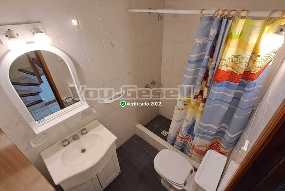 Alquilo Departamento Gemelos 28 Frente al Mar en Villa Gesell zona Centro Comercial a 10 mts de la Playa 