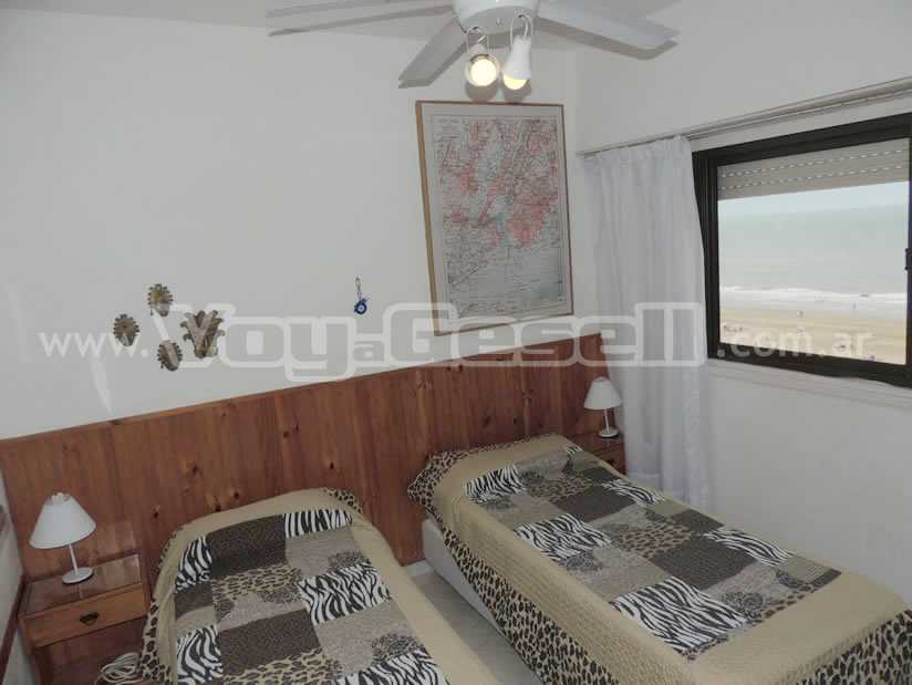 Alquilo Departamento Vistamar XII 5E en Villa Gesell zona Centro Comercial a 5 Mts de la Playa