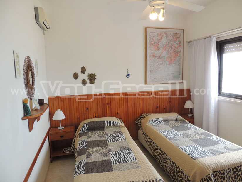 Alquilo Departamento Vistamar XII 5E en Villa Gesell zona Centro Comercial a 5 Mts de la Playa