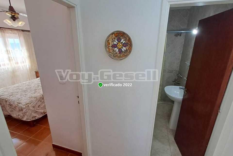 Alquilo Departamento Vistamar XII 6toD en Villa Gesell zona Centro Comercial a 10 mts de la Playa 