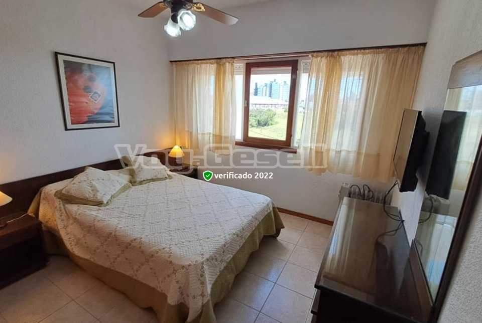 Alquilo Departamento Vistamar XII 2do I en Villa Gesell zona Centro Comercial a 10 mts de la Playa