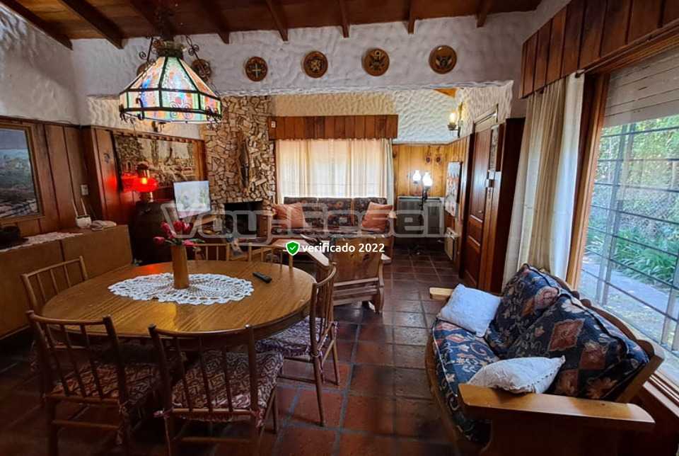 Alquilo Chalet Xenos en Villa Gesell zona Barrio Norte a 200 Mts de la Playa