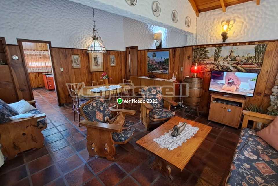 Alquilo Chalet Xenos en Villa Gesell zona Barrio Norte a 200 Mts de la Playa