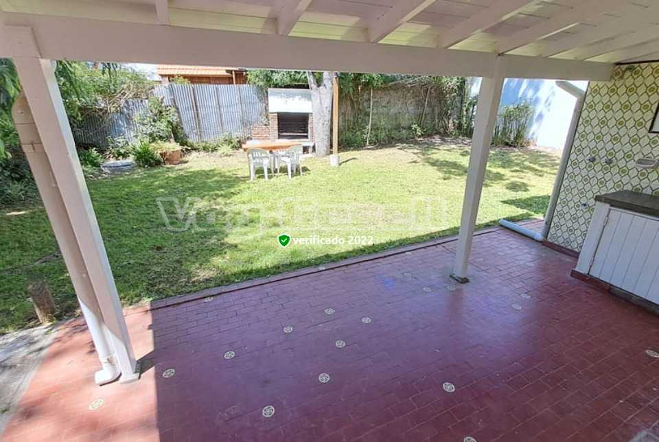 Alquilo Chalet Xenos en Villa Gesell zona Barrio Norte a 200 Mts de la Playa Hall al Fondo