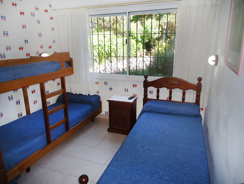 Alquilo Departamento YAI Departamentos en Villa Gesell zona Centro Comercial a 100 Mts de la Playa