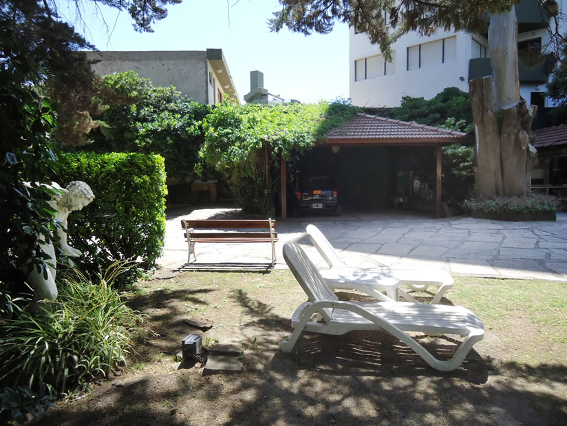 Alquilo Departamento YAI Departamentos en Villa Gesell zona Centro Comercial a 100 Mts de la Playa