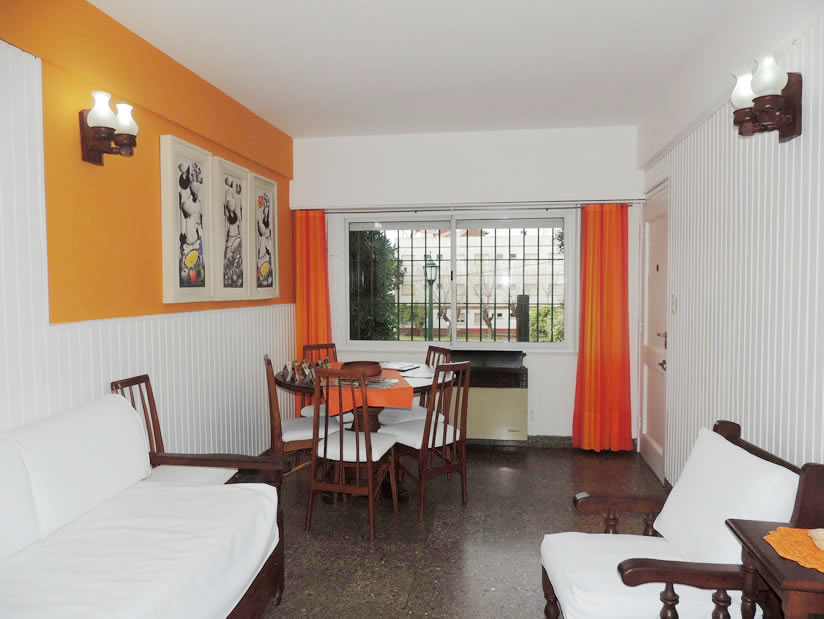 Alquilo Departamento YAI Departamentos en Villa Gesell zona Centro Comercial a 100 Mts de la Playa 