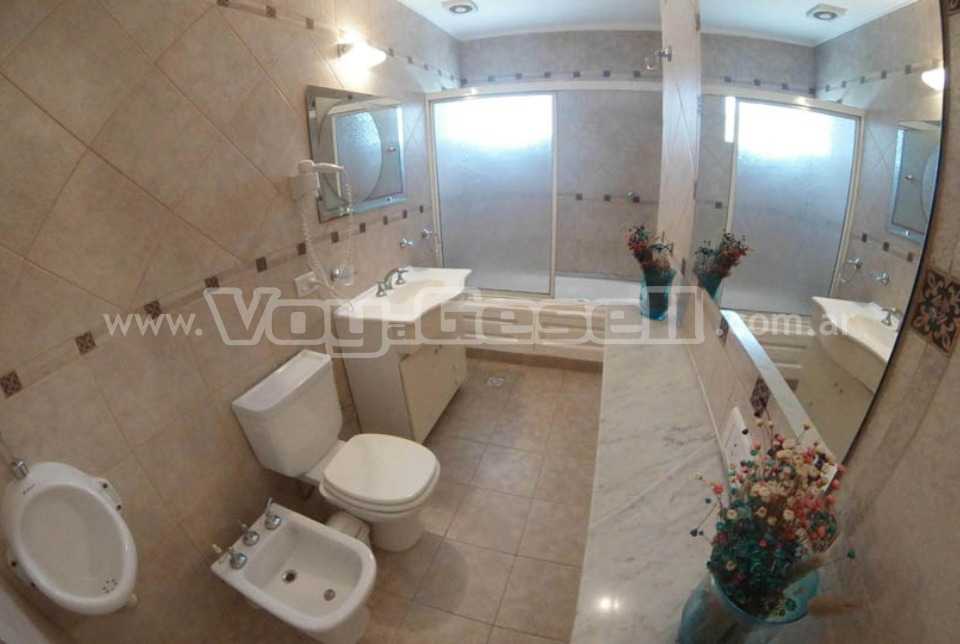 Alquilo Casa Yatita en Villa Gesell zona Centro a 100 Mrs de la Playa