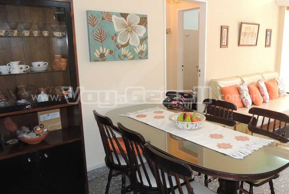 Alquilo Departamento Yenteco Piso 1 Dpto 2 en Villa Gesell zona Centro Comercial a 50 Mts de la Playa 