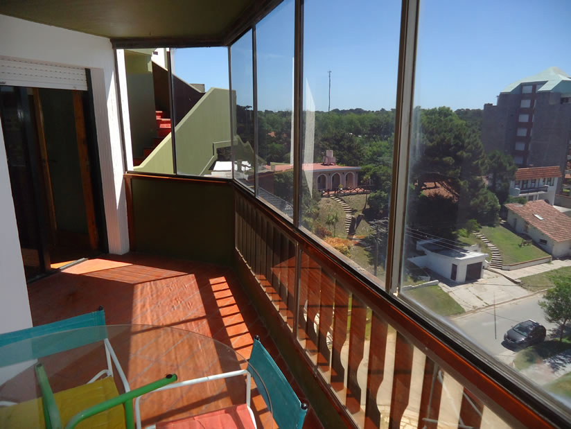 Alquilo Departamento Yupehue 6to en Villa Gesell zona Centro Comercial a 200 Mts de la Playa 