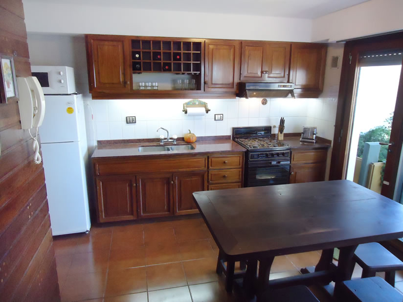 Alquilo Departamento Yupehue 6to en Villa Gesell zona Centro Comercial a 200 Mts de la Playa