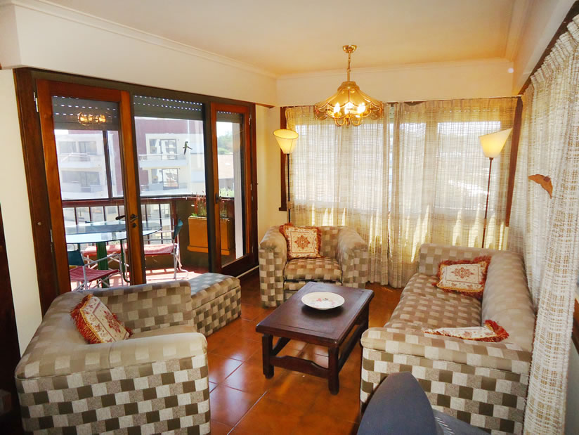 Alquilo Departamento Yupehue 6to en Villa Gesell zona Centro Comercial a 200 Mts de la Playa 