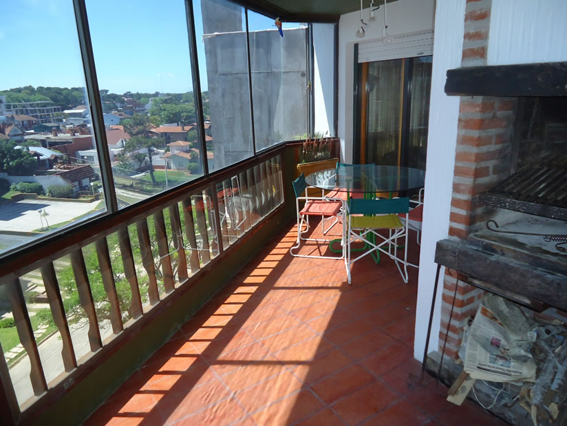 Alquilo Departamento Yupehue 6to en Villa Gesell zona Centro Comercial a 200 Mts de la Playa