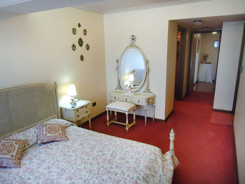 Alquilo Departamento Yupehue 6to en Villa Gesell zona Centro Comercial a 200 Mts de la Playa