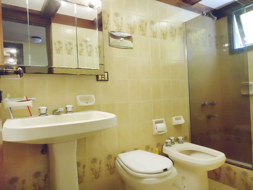 Alquilo Departamento Yupehue 6to en Villa Gesell zona Centro Comercial a 200 Mts de la Playa