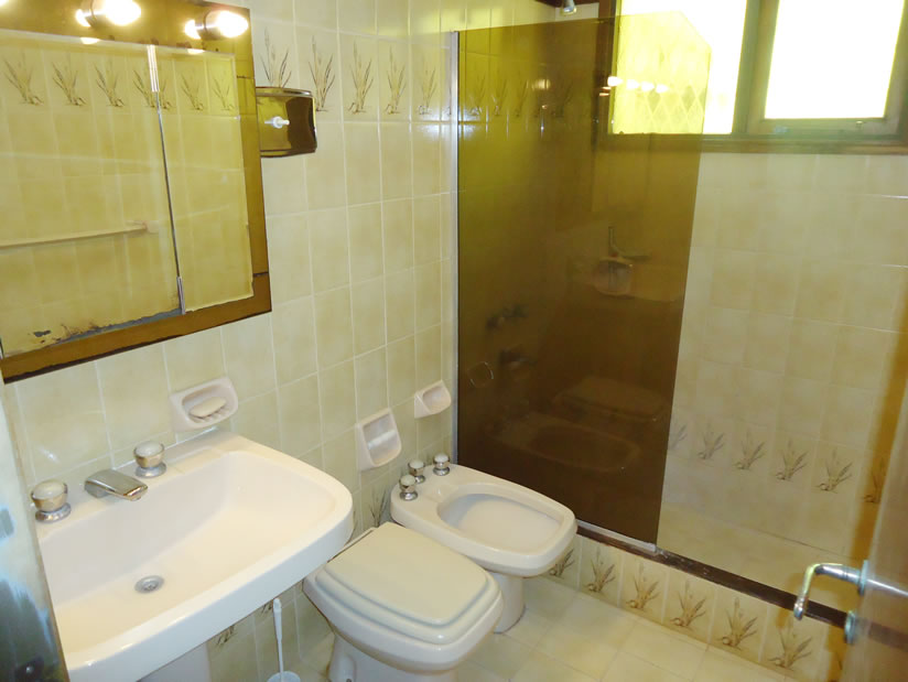 Alquilo Departamento Yupehue 6to en Villa Gesell zona Centro Comercial a 200 Mts de la Playa